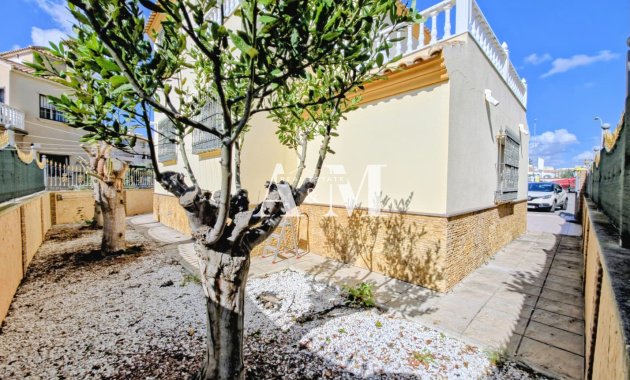 Alquiler a largo plazo - Chalet - Orihuela Costa - Playa Flamenca