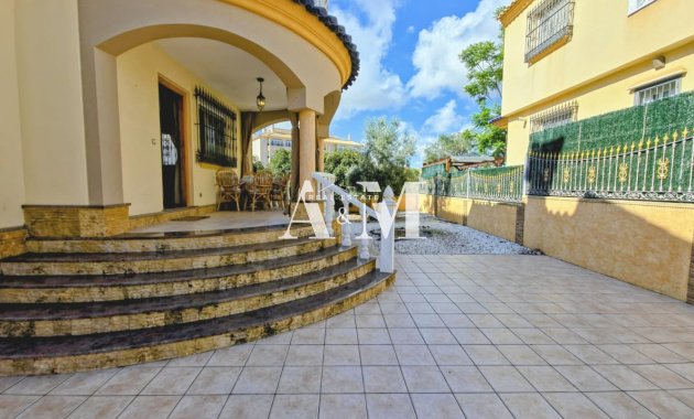 Alquiler a largo plazo - Chalet - Orihuela Costa - Playa Flamenca