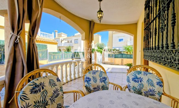 Alquiler a largo plazo - Chalet - Orihuela Costa - Playa Flamenca