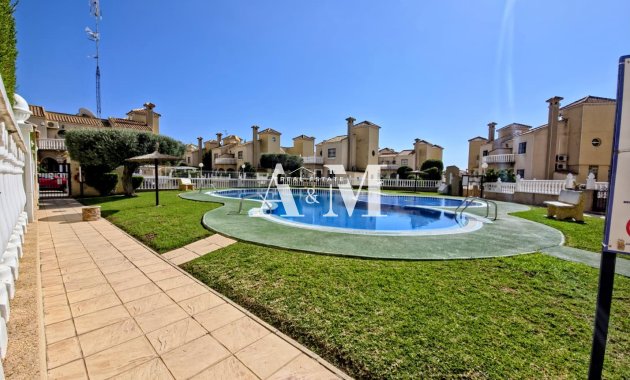 Alquiler a largo plazo - Chalet - Orihuela Costa - Playa Flamenca