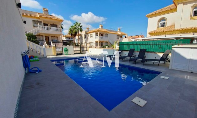 Location à long terme - Bungalow - Orihuela Costa - Villamartín
