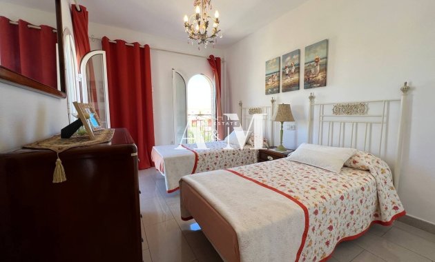 Alquiler a largo plazo - Chalet - Pilar de la Horadada