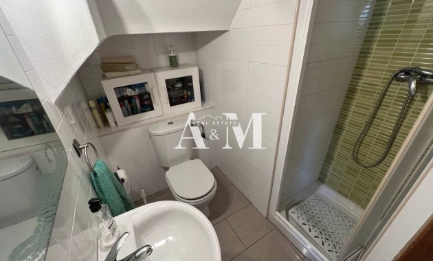 Alquiler a largo plazo - Chalet - Pilar de la Horadada