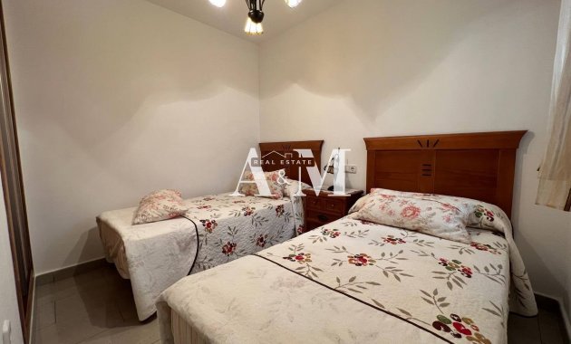 Alquiler a largo plazo - Chalet - Pilar de la Horadada