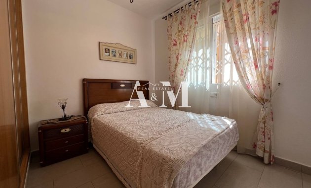 Alquiler a largo plazo - Chalet - Pilar de la Horadada