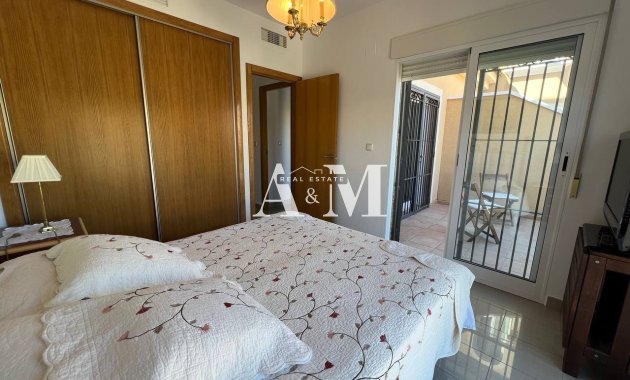 Alquiler a largo plazo - Chalet - Pilar de la Horadada