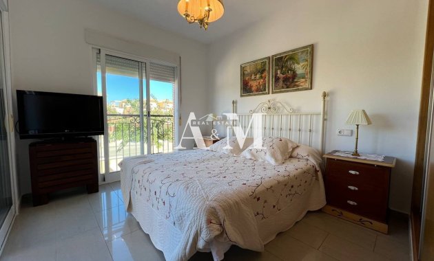 Alquiler a largo plazo - Chalet - Pilar de la Horadada