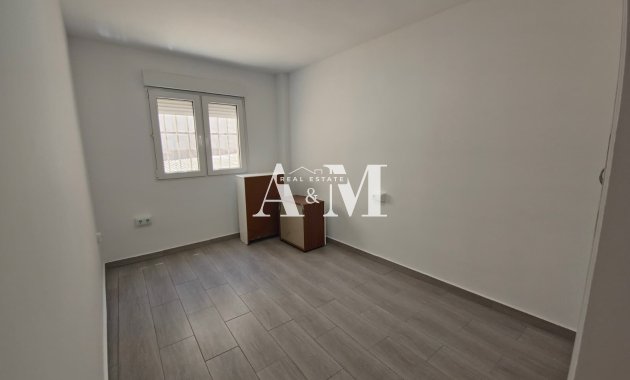 Long Term Rental - Apartment / flat - Torrevieja - Centro