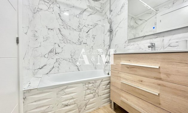 Alquiler a largo plazo - Apartamento / piso - Orihuela Costa - Punta Prima