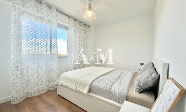 Alquiler a largo plazo - Apartamento / piso - Orihuela Costa - Punta Prima