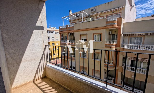 Alquiler a largo plazo - Apartamento / piso - Torrevieja - Playa del Cura