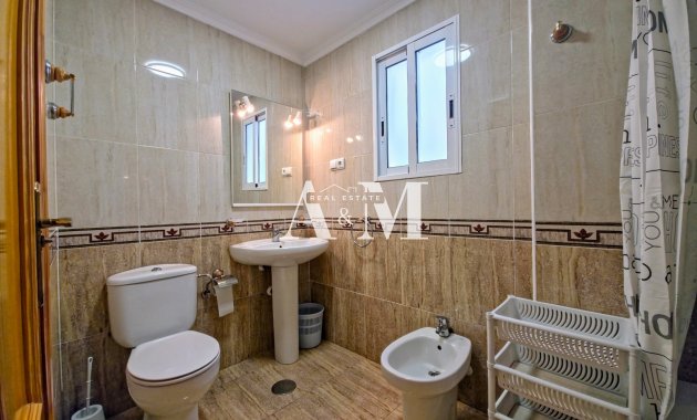 Alquiler a largo plazo - Apartamento / piso - Torrevieja - Playa del Cura