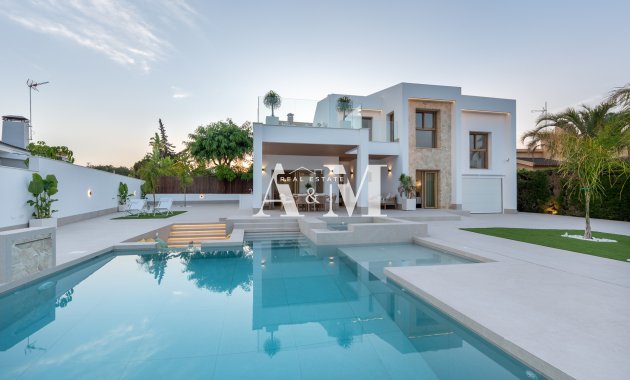 Obra nueva - Villa - Orihuela Costa