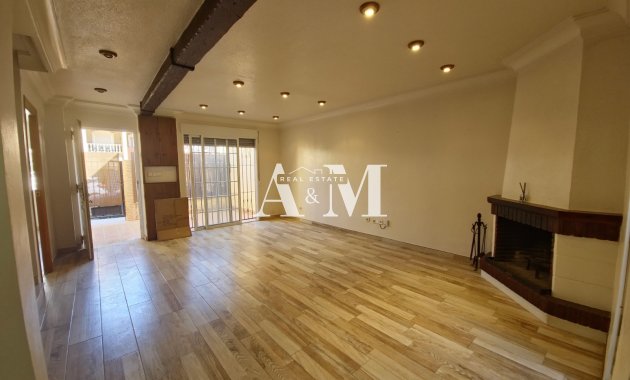 Location à long terme - Duplex - Dolores