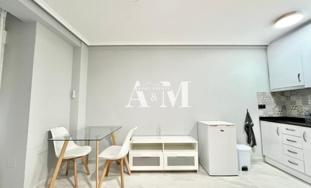 Long Term Rental - Study - Torrevieja - Centro