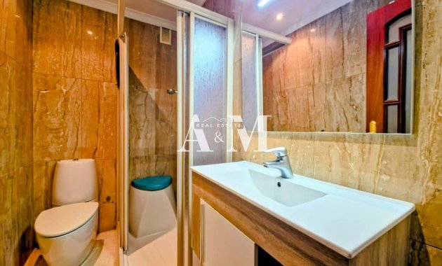 Alquiler a largo plazo - Apartamento / piso - Torrevieja - Centro