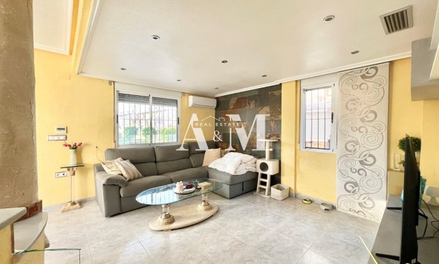 Location à long terme - Chalet - Torrevieja - Nueva Torrevieja - Aguas Nuevas