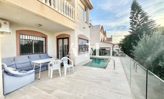 Location à long terme - Chalet - Torrevieja - Nueva Torrevieja - Aguas Nuevas