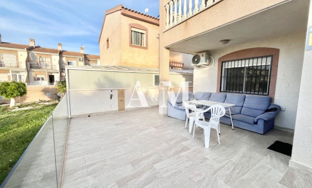 Location à long terme - Chalet - Torrevieja - Nueva Torrevieja - Aguas Nuevas