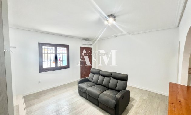 Long Term Rental - Apartment / flat - Torrevieja - Playa de los Locos