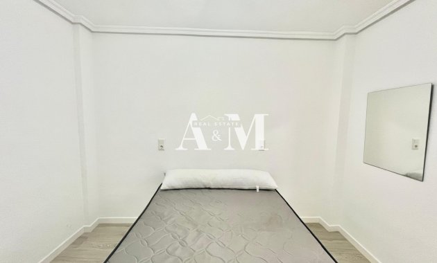 Long Term Rental - Apartment / flat - Torrevieja - Playa de los Locos