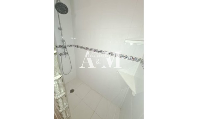 Alquiler a largo plazo - Ático - Guardamar del Segura - Guardamar Playa