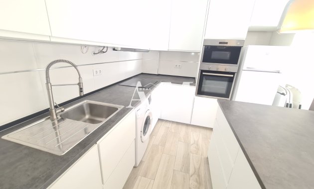 Alquiler a largo plazo - Ático - Guardamar del Segura - Guardamar Playa