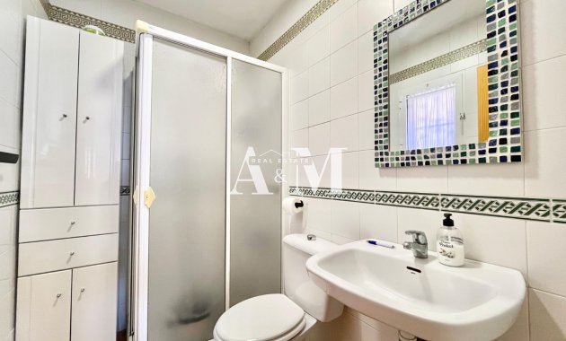 Alquiler a largo plazo - Bungalow - Torrevieja - Nueva Torrevieja - Aguas Nuevas