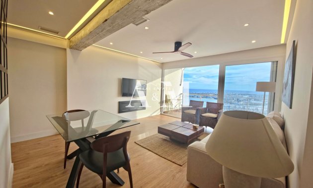 Alquiler a largo plazo - Apartamento / piso - Torrevieja - Centro