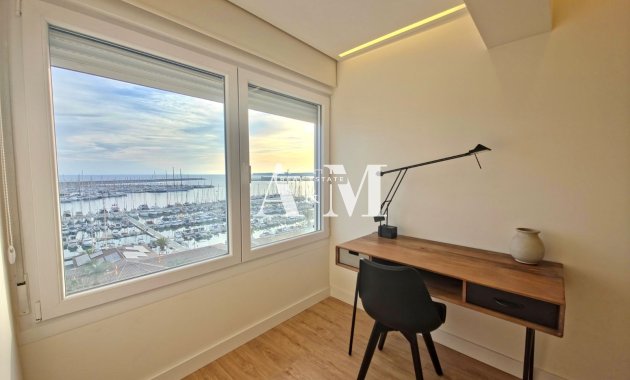 Alquiler a largo plazo - Apartamento / piso - Torrevieja - Centro