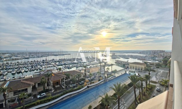 Alquiler a largo plazo - Apartamento / piso - Torrevieja - Centro