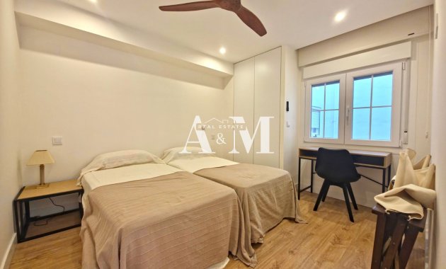 Alquiler a largo plazo - Apartamento / piso - Torrevieja - Centro