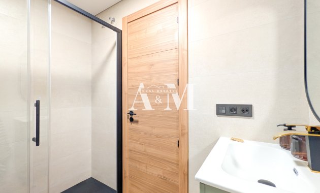 Reventa - Apartamento / piso - Torrevieja - El Acequión - Los Náufragos