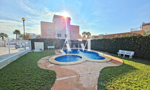 Долгосрочная аренда - Таунхаус - Torrevieja - Nueva Torrevieja - Aguas Nuevas