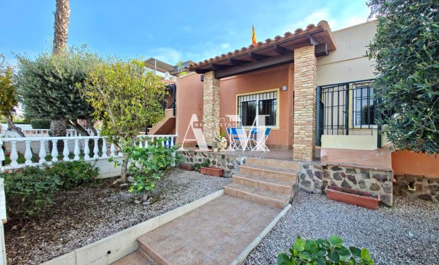 Долгосрочная аренда - Таунхаус - Torrevieja - Nueva Torrevieja - Aguas Nuevas