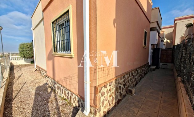 Долгосрочная аренда - Таунхаус - Torrevieja - Nueva Torrevieja - Aguas Nuevas