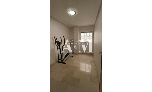 Alquiler a largo plazo - Apartamento / piso - Crevillente