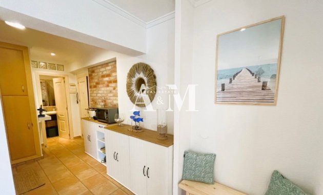 Alquiler a largo plazo - Apartamento / piso - Dehesa de Campoamor