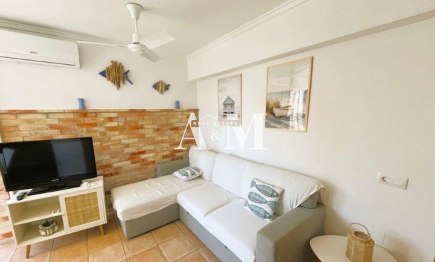 Alquiler a largo plazo - Apartamento / piso - Dehesa de Campoamor