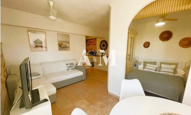 Alquiler a largo plazo - Apartamento / piso - Dehesa de Campoamor