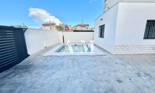 Alquiler a largo plazo - Apartamento / piso - Torrevieja - Nueva Torrevieja - Aguas Nuevas