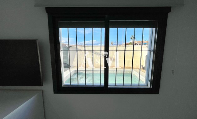 Alquiler a largo plazo - Apartamento / piso - Torrevieja - Nueva Torrevieja - Aguas Nuevas