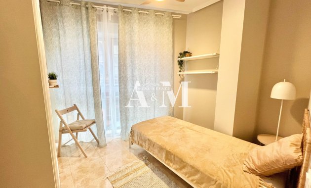 Alquiler a largo plazo - Apartamento / piso - Torrevieja