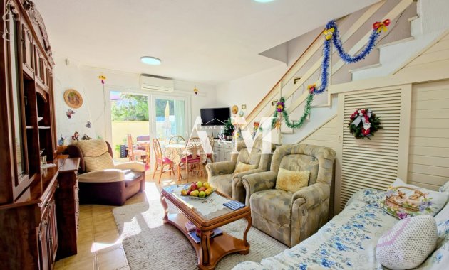 Alquiler a largo plazo - Adosado - Torrevieja - Nueva Torrevieja - Aguas Nuevas