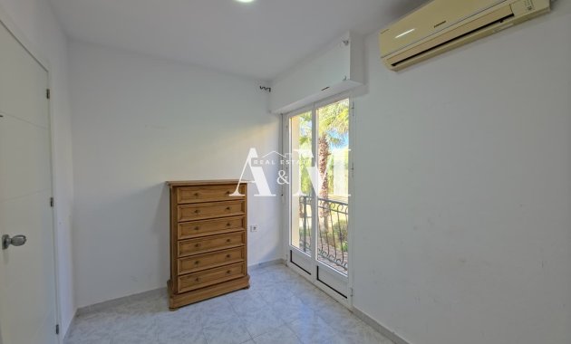 Alquiler a largo plazo - Apartamento / piso - Torrevieja - La Veleta