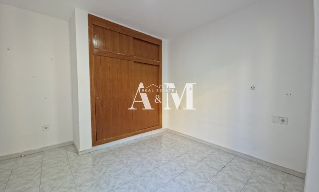 Alquiler a largo plazo - Apartamento / piso - Torrevieja - La Veleta