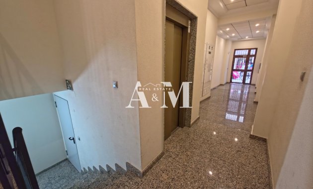 Alquiler a largo plazo - Ático - Torrevieja - Playa del Cura