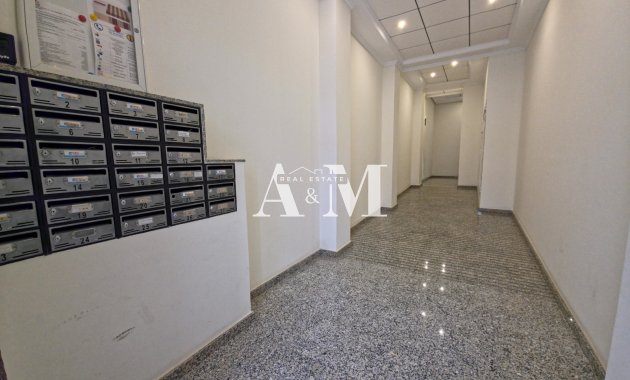 Alquiler a largo plazo - Ático - Torrevieja - Playa del Cura