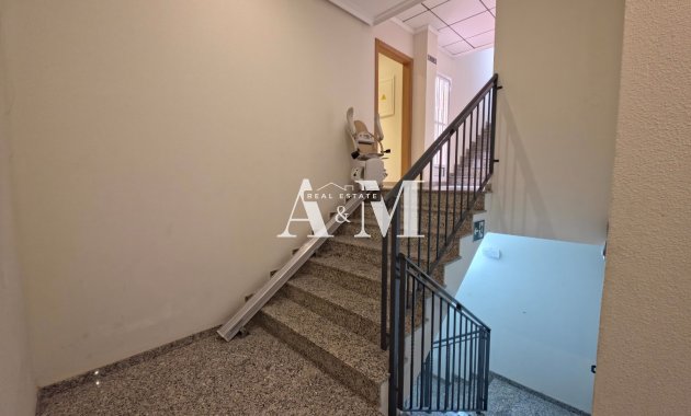 Alquiler a largo plazo - Ático - Torrevieja - Playa del Cura