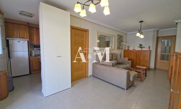 Alquiler a largo plazo - Ático - Torrevieja - Playa del Cura